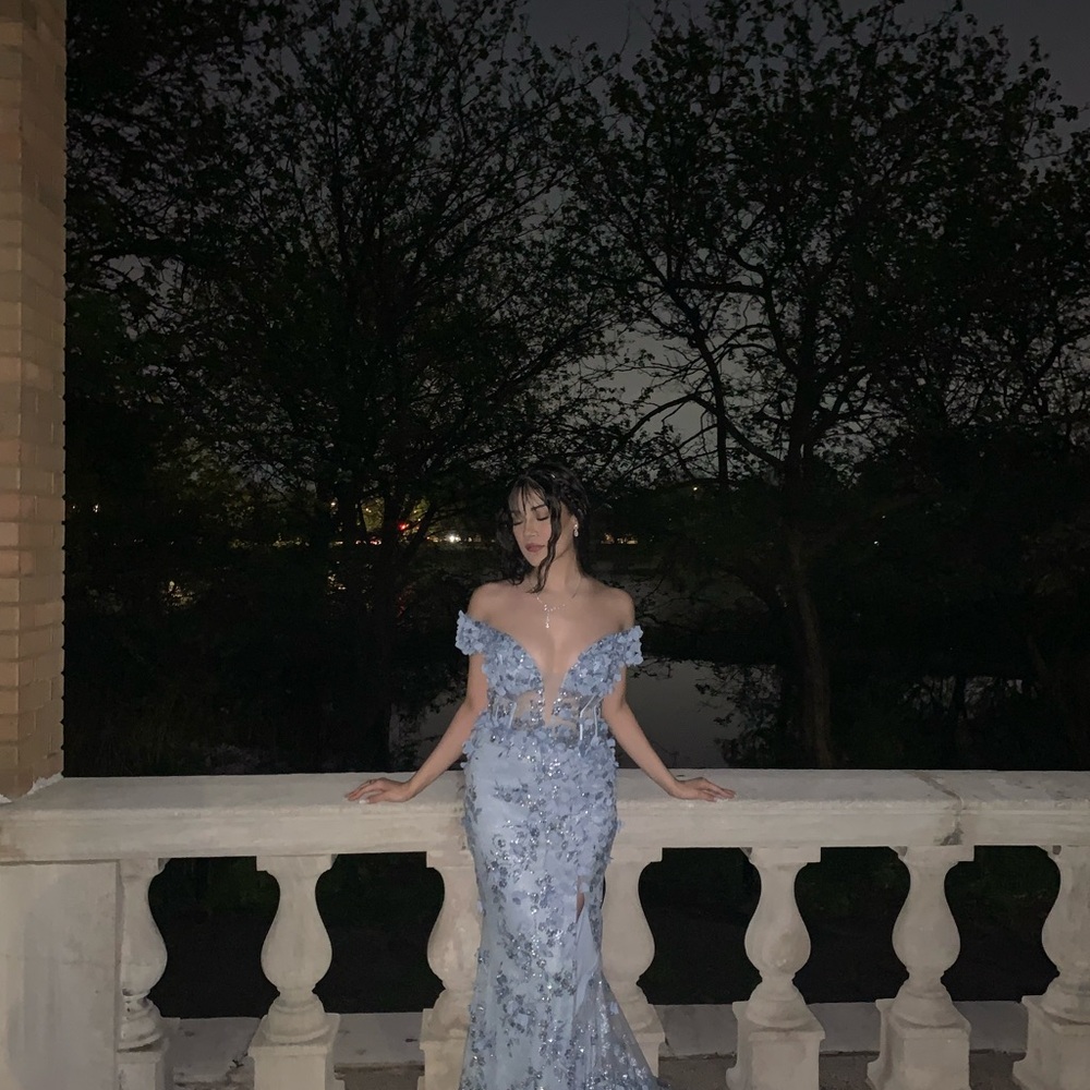 Elegant Blue Off-Shoulder Prom Dress